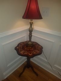 Marquetry Italian inlay accent table and table lamp
