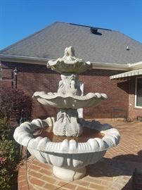 3-tiered concrete fountain (swan theme)