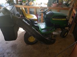 John Deere Riding Mower