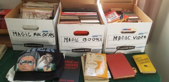Vintage magic books and magazines 