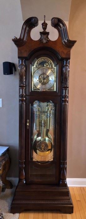Howard Miller Grandfather clock model 611-046 Lindsey