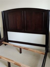$150  Queen bedframe