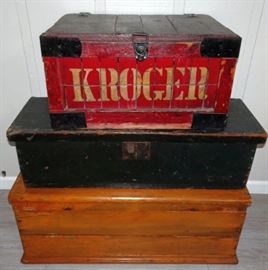 Old Wooden Trunks, Tool Chest In Old Paint, Wooden Advertising Boxes Incl. Kroger