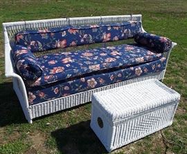 Wicker Day Bed With Pull Out Bed