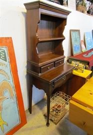 2 piece desk/bookshelf