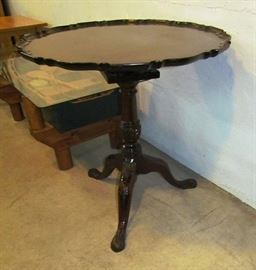 Pie crust table w/ "bird cage" tilting mechanism