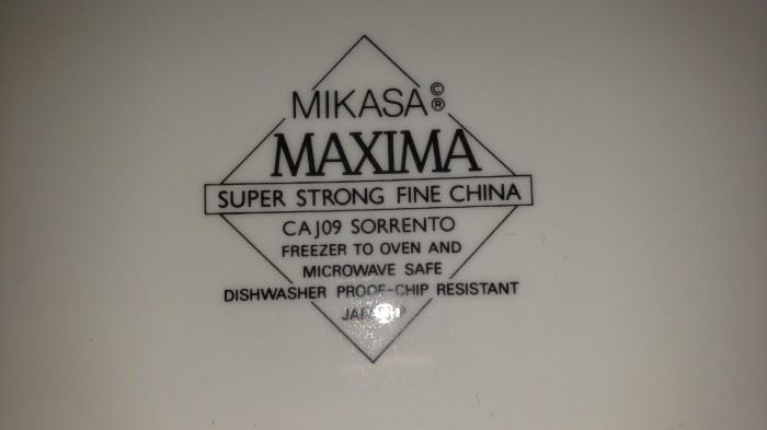 Mikasa Maxima Sorrento many pieces