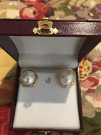 Gold and pearl