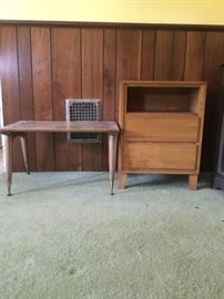 Mid-Century Coffee and Side Table https://ctbids.com/#!/description/share/124038