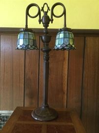 Accent Table and Lamp https://ctbids.com/#!/description/share/124046