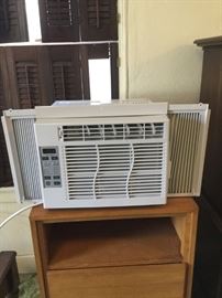 GE Room Size Air Conditioner https://ctbids.com/#!/description/share/124023