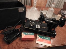 Singer Featherweight 221K