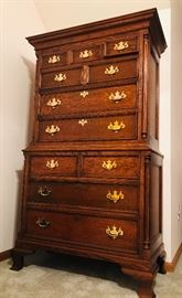 Beautiful solid oak Lexington Furniture chest on chest