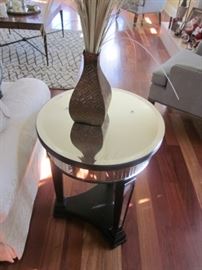 MIRRORED ACCENT TABLES