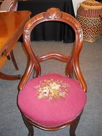EMBROIDERY BOTTOM CHAIR