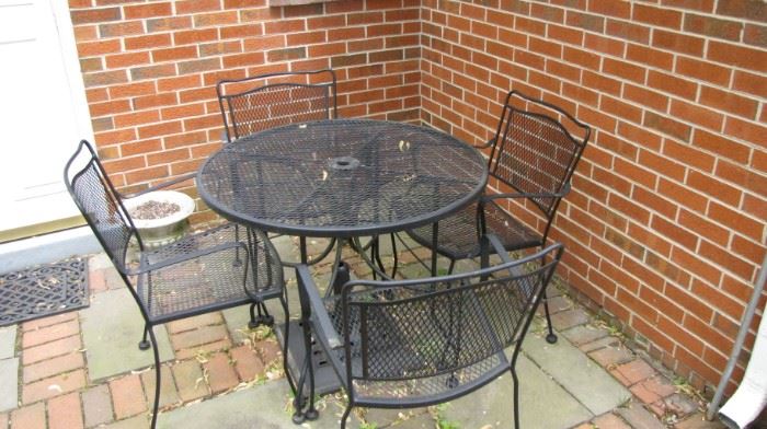 outdoor wrought iron patio set 