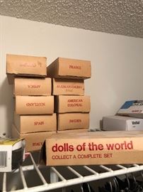 Dolls of the World Set