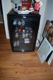 Danby Wine Cooler - 25-Bottle Capacity