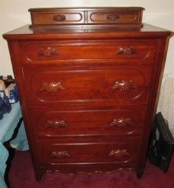 3 Piece Cherry Lillian Russell Bedroom Set