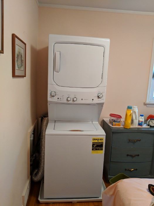 Stacking Washer Dryer 1 year old rarely used