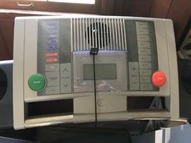 #43 proform 695 pi air trek cushion treadmill 300.00