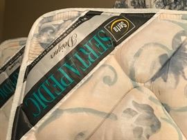 #33 Metal and wood trundle bed with mattresses 175.00