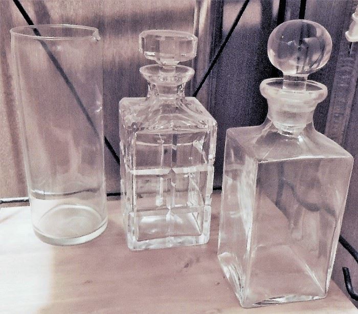 Bar items and decanters