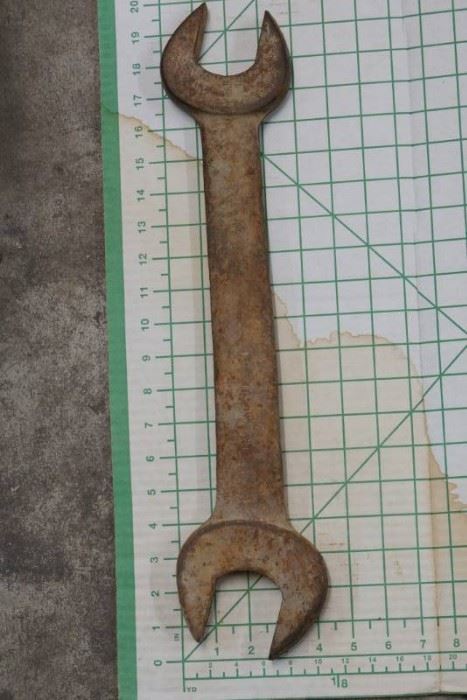 Double Ended Cast Iron Heavy Equipment Wrench 18...