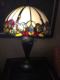 Large heavy stained glass lamp by Dale Tiffany