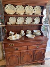 Pennsylvania House Hutch