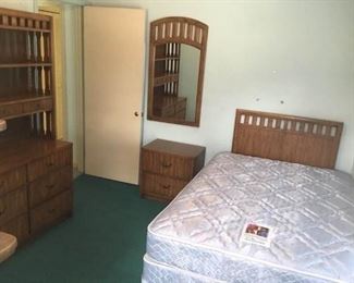 Bedroom Lot Incl. Sealy Posturepedic Mattress