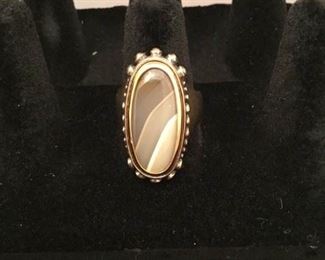 Sterling Agate Elizabeth and James Design Ring