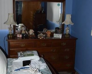 Bedroom Dresser & Accessories