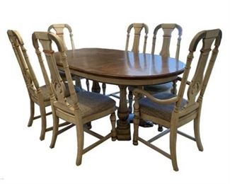 Lot 001
Vintage Thomasville Dining Room Set
