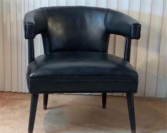 Lot 074
MId-Century Leather Lounge Chair