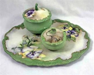 Lot 224
Antique Limoge France Vanity Set