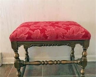 Lot 292
Upholstered Entryway Bench