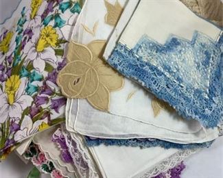 Lot 485
Ladies Vintage and Antique Handkerchief Lot