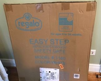 New Regalo Baby Gate