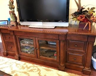 CONSOLE TV STAND
