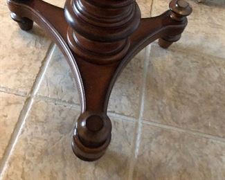 SOLID WOOD BASED ENTRY TABLE