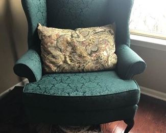 SINGLE ACCENT CHAIR
