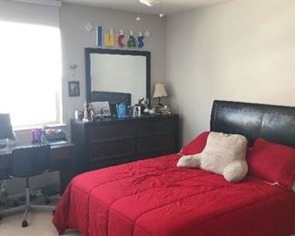 QUEEN SIZE BOYS BEDROOM SET