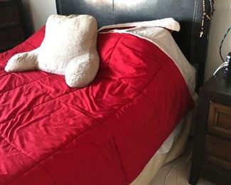 QUEEN SIZE BEDROOM SET WITH MATTRESSES