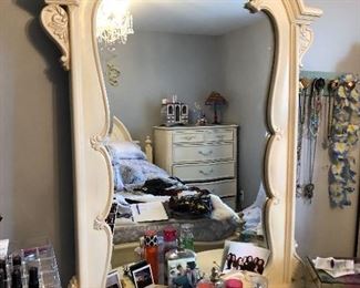 DRESSER MIRROR
