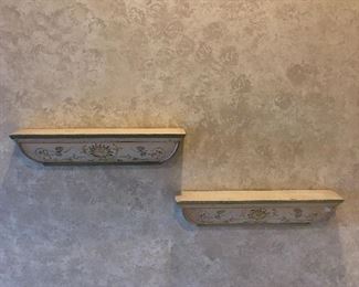 2 FLOATING SHELVES 