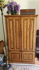 Entertainment cabinet