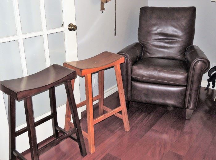 bar chair set. Leather recliner
