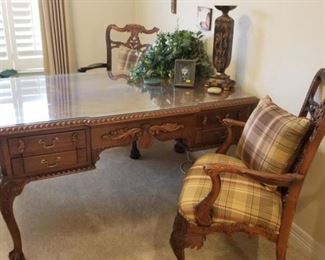 Partners Desk with Chairs https://ctbids.com/#!/description/share/124689