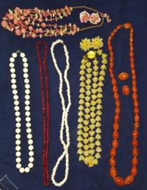 Vintage Jewelry Lot https://ctbids.com/#!/description/share/124868